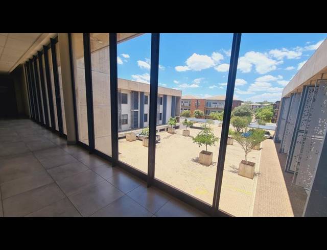 BUSINESS PROPERTY TO RENT IN SHERE